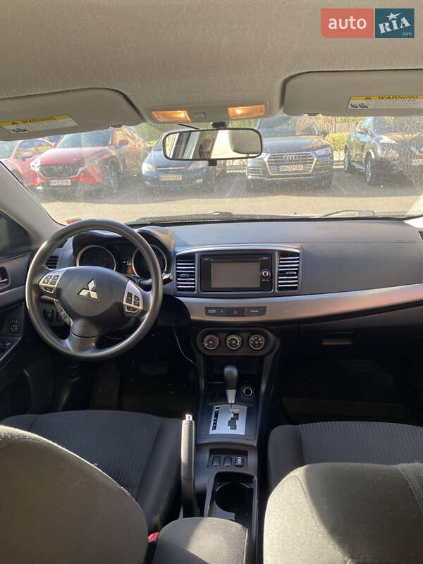 Седан Mitsubishi Lancer 2014 в Киеве