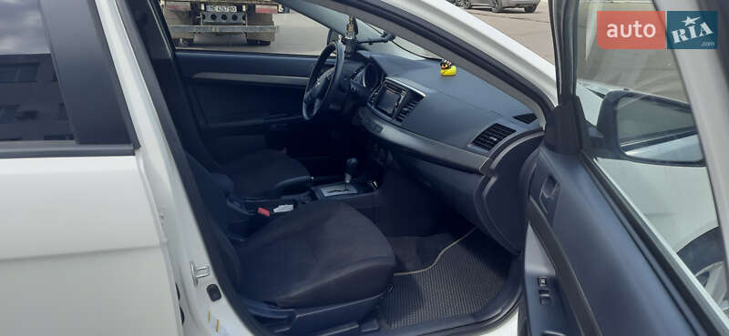 Седан Mitsubishi Lancer 2014 в Киеве