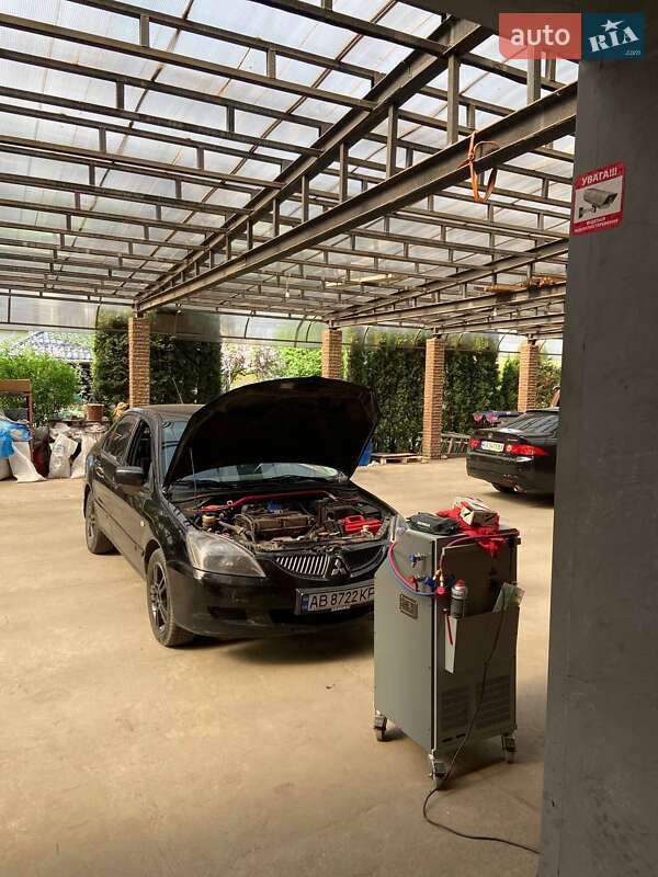 Седан Mitsubishi Lancer 2004 в Первомайську