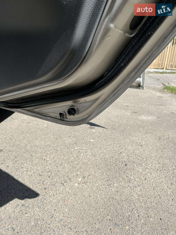 Седан Mitsubishi Lancer 2004 в Одесі