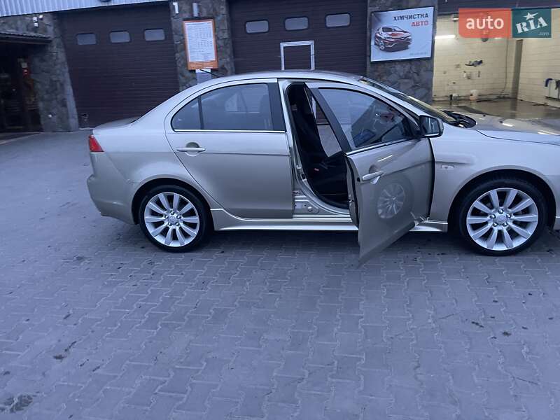 Седан Mitsubishi Lancer 2008 в Луцьку