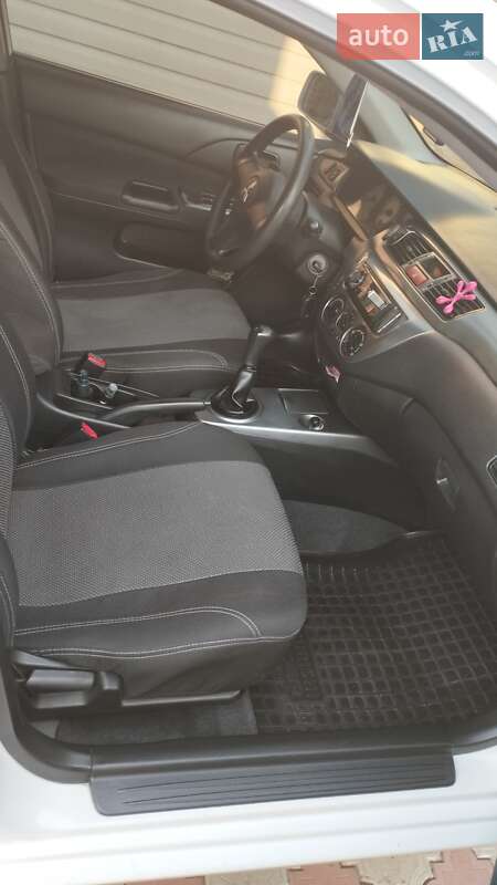 Седан Mitsubishi Lancer 2009 в Славянске