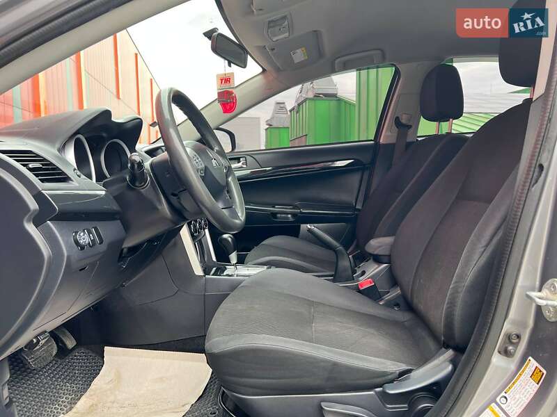 Седан Mitsubishi Lancer 2016 в Киеве