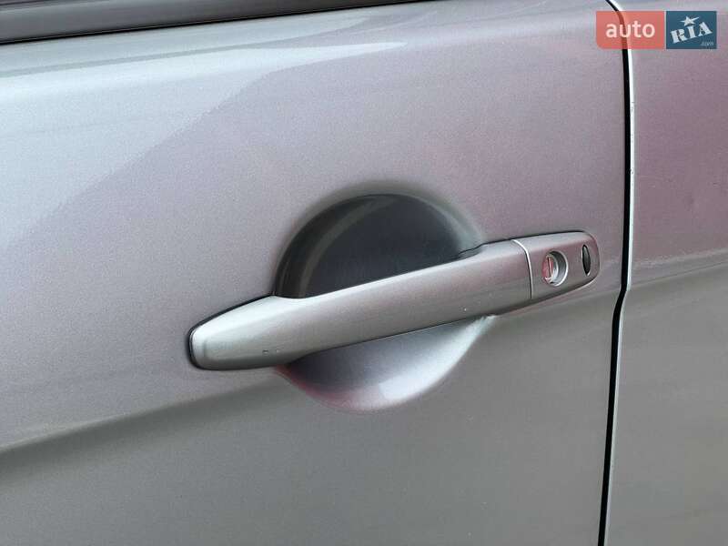 Седан Mitsubishi Lancer 2016 в Киеве