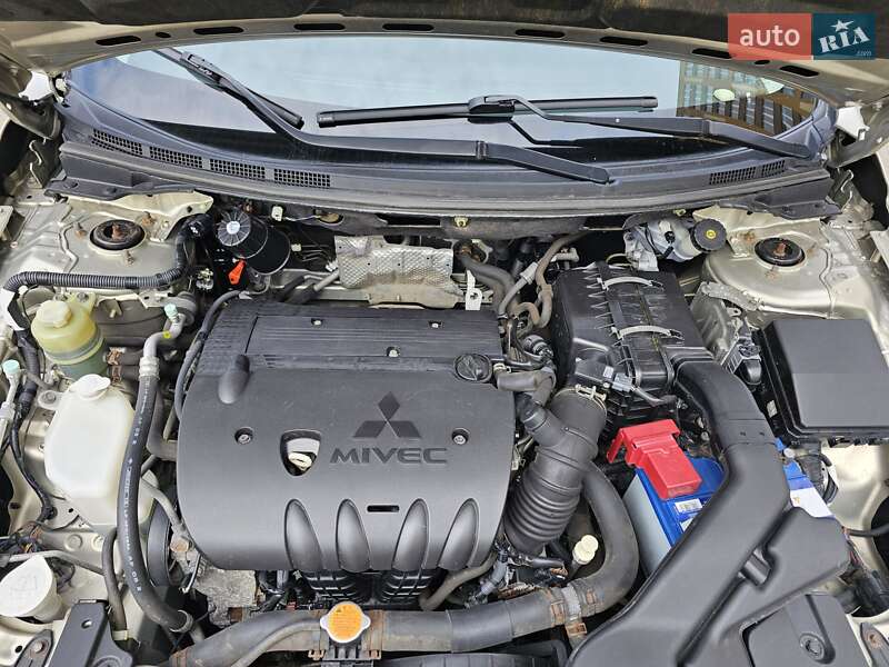 Седан Mitsubishi Lancer 2011 в Києві