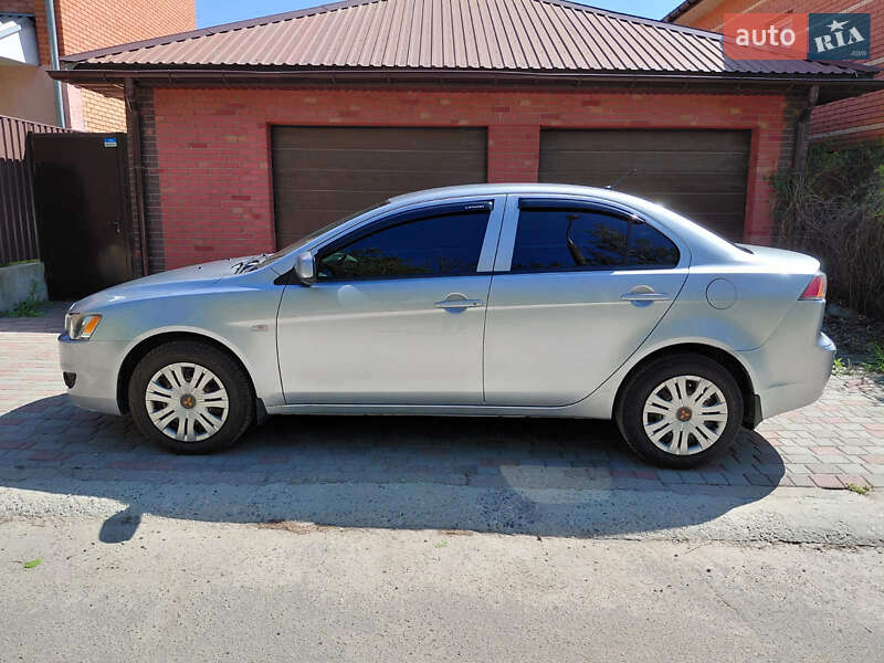 Седан Mitsubishi Lancer 2010 в 