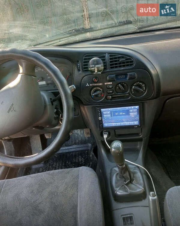 Седан Mitsubishi Lancer 1998 в Первомайске