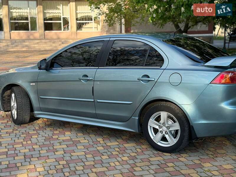 Седан Mitsubishi Lancer 2008 в Сараті