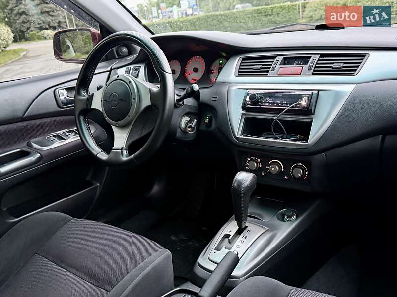 Седан Mitsubishi Lancer 2007 в Киеве