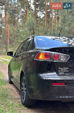 Седан Mitsubishi Lancer 2016 в 
