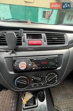 Седан Mitsubishi Lancer 2004 в 