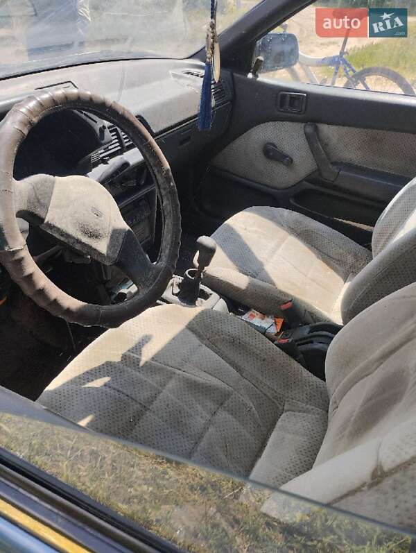 Седан Mitsubishi Lancer 1989 в Миколаєві