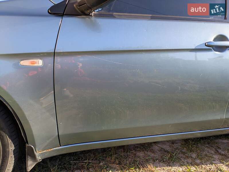 Седан Mitsubishi Lancer 2009 в Києві