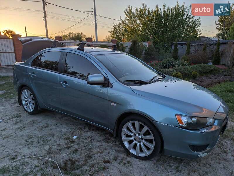 Седан Mitsubishi Lancer 2009 в Києві