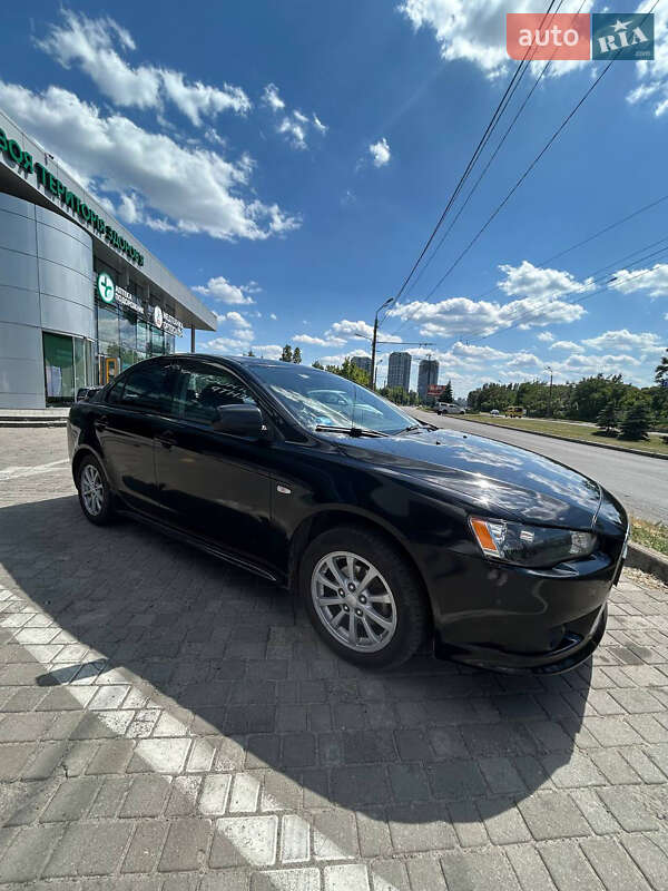 Седан Mitsubishi Lancer 2014 в Дніпрі