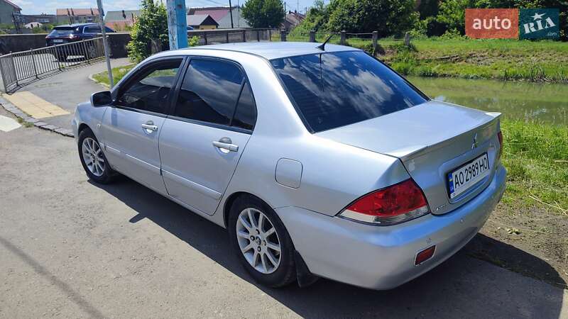 Седан Mitsubishi Lancer 2006 в Ужгороде