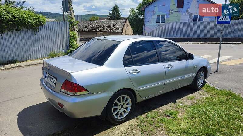 Седан Mitsubishi Lancer 2006 в Ужгороде