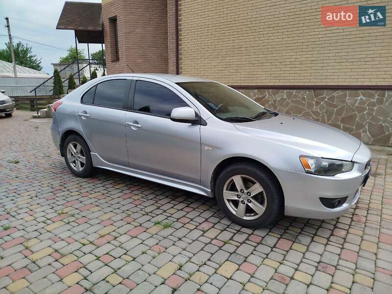 Хетчбек Mitsubishi Lancer 2009 в 