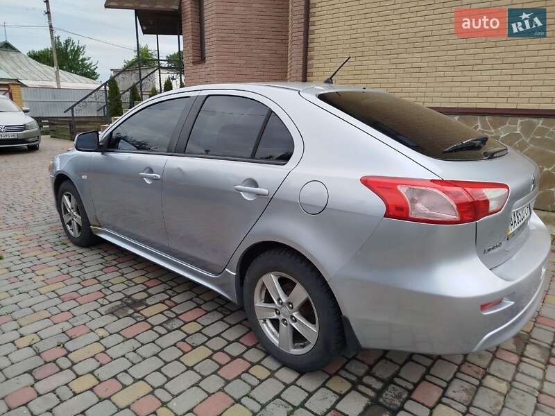 Хэтчбек Mitsubishi Lancer 2009 в Броварах