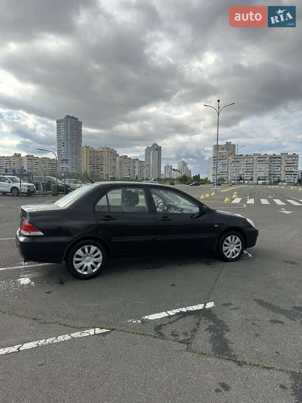 Седан Mitsubishi Lancer 2007 в Киеве
