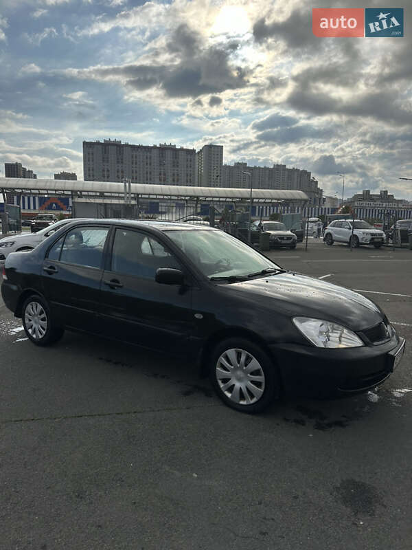 Седан Mitsubishi Lancer 2007 в Киеве