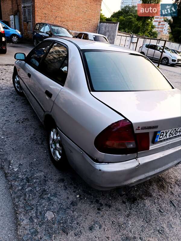Седан Mitsubishi Lancer 1996 в Хмельницком