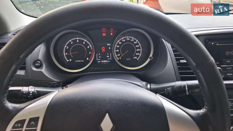 Седан Mitsubishi Lancer 2013 в Киеве