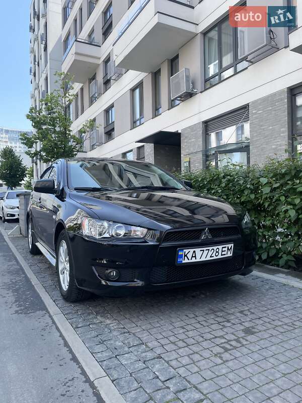 Седан Mitsubishi Lancer 2011 в 