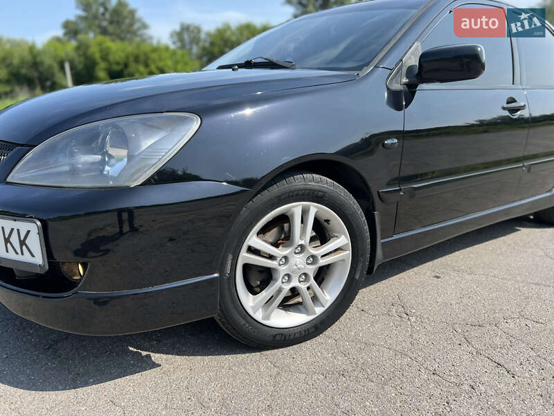 Седан Mitsubishi Lancer 2006 в Виннице