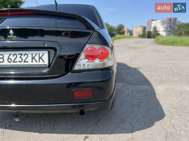 Седан Mitsubishi Lancer 2006 в Виннице