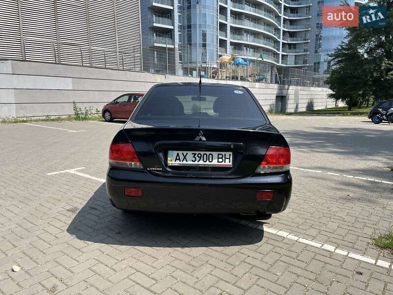 Седан Mitsubishi Lancer 2008 в Киеве