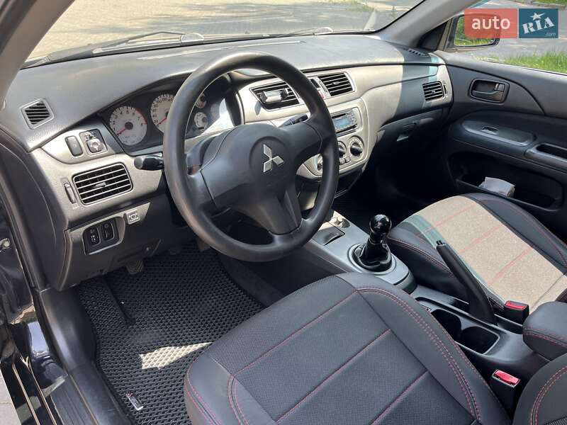 Седан Mitsubishi Lancer 2008 в Киеве