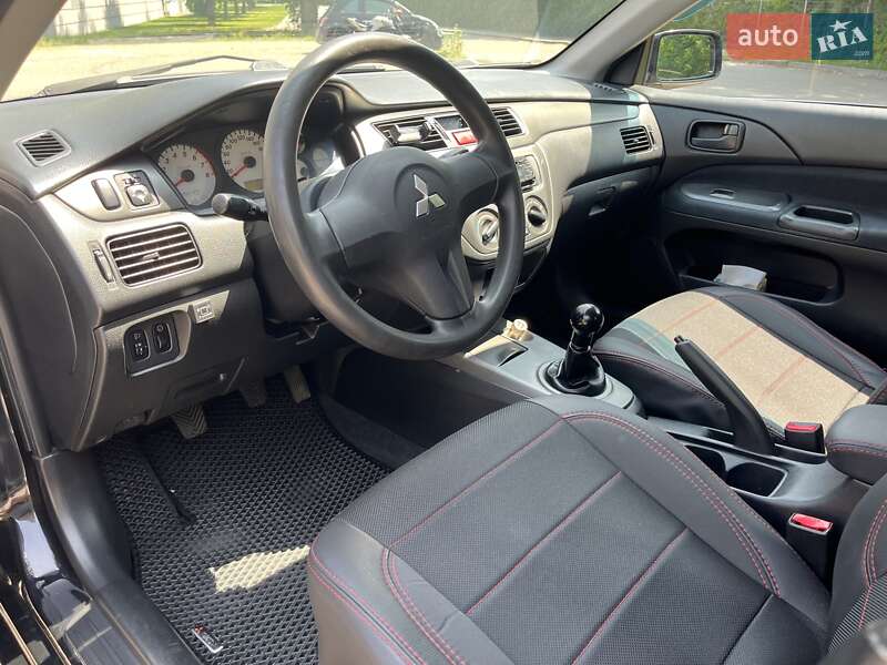 Седан Mitsubishi Lancer 2008 в Киеве