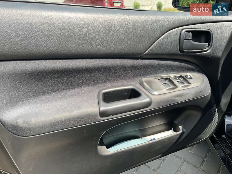 Седан Mitsubishi Lancer 2008 в Киеве