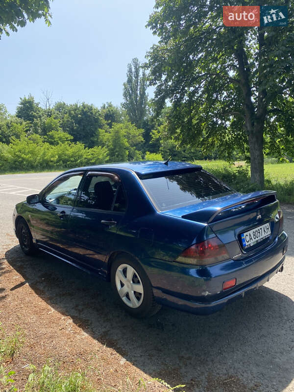 Седан Mitsubishi Lancer 2003 в Киеве
