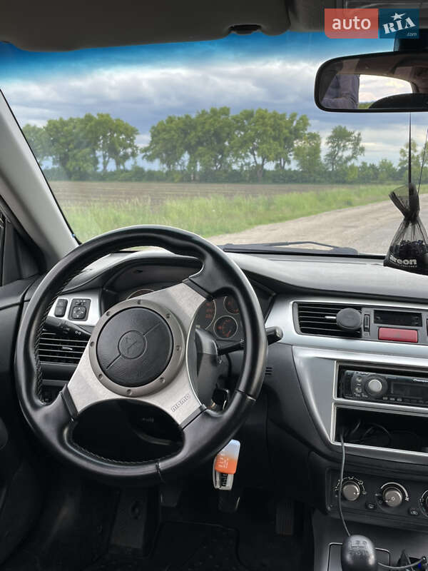 Седан Mitsubishi Lancer 2006 в Кагарлыке