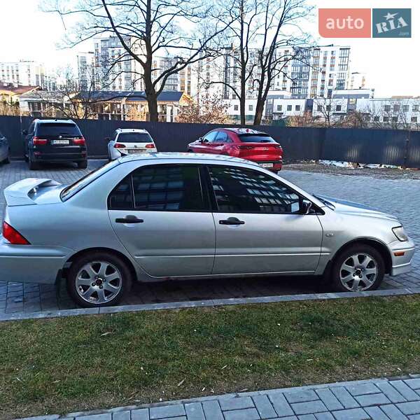 Седан Mitsubishi Lancer 2002 в Ивано-Франковске