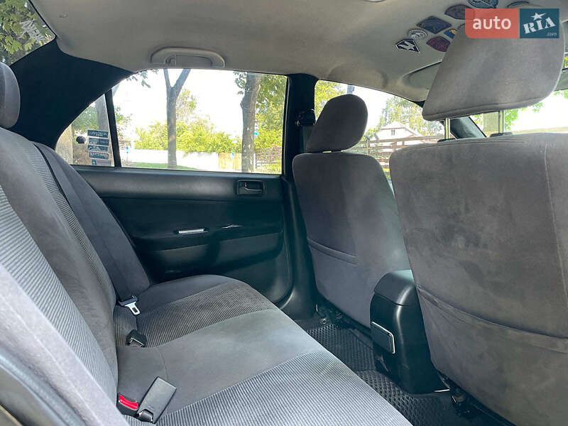 Седан Mitsubishi Lancer 2003 в Киеве