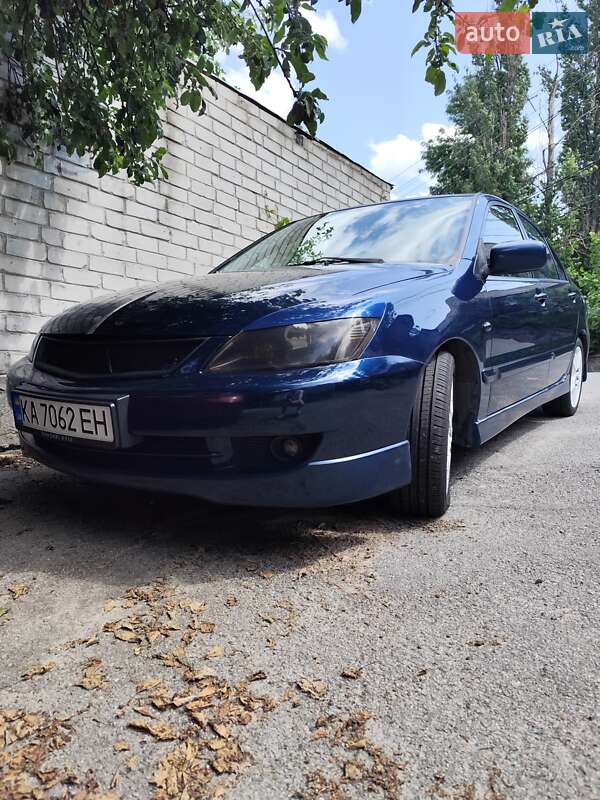 Седан Mitsubishi Lancer 2006 в Киеве