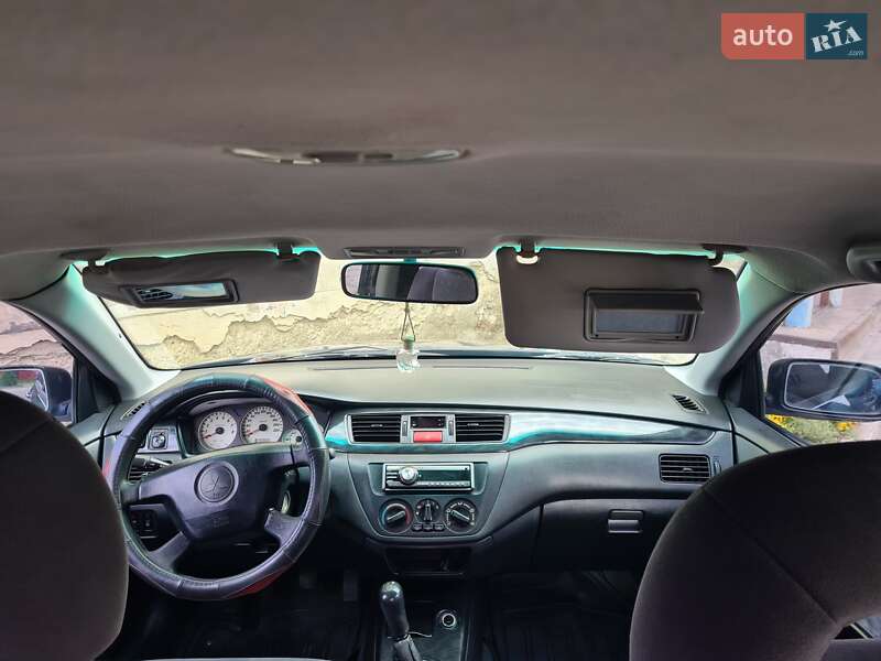 Седан Mitsubishi Lancer 2005 в Мукачево