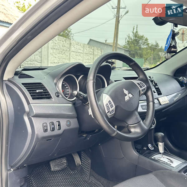 Седан Mitsubishi Lancer 2010 в Кобеляках