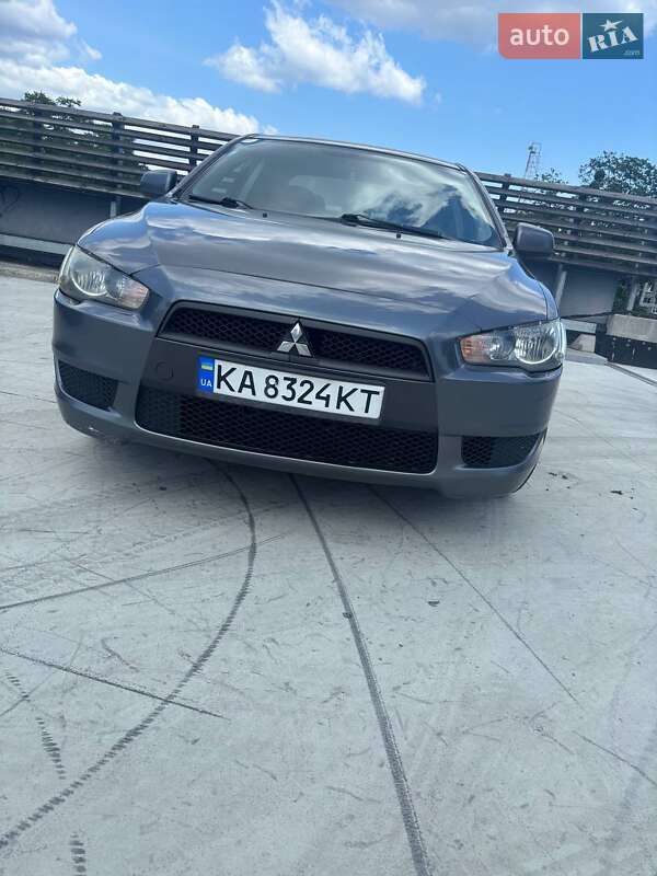 Седан Mitsubishi Lancer 2011 в Києві