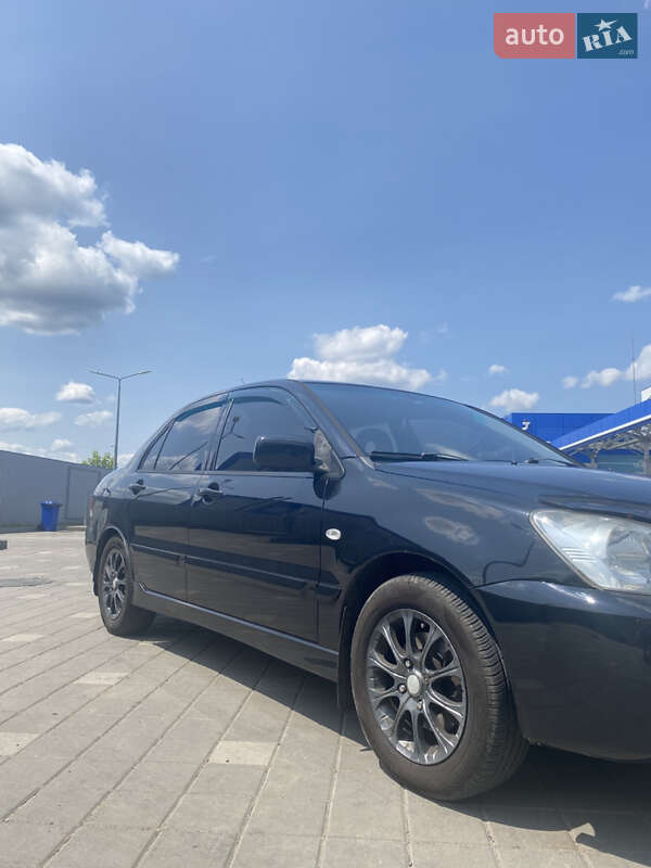 Седан Mitsubishi Lancer 2006 в Черкасах