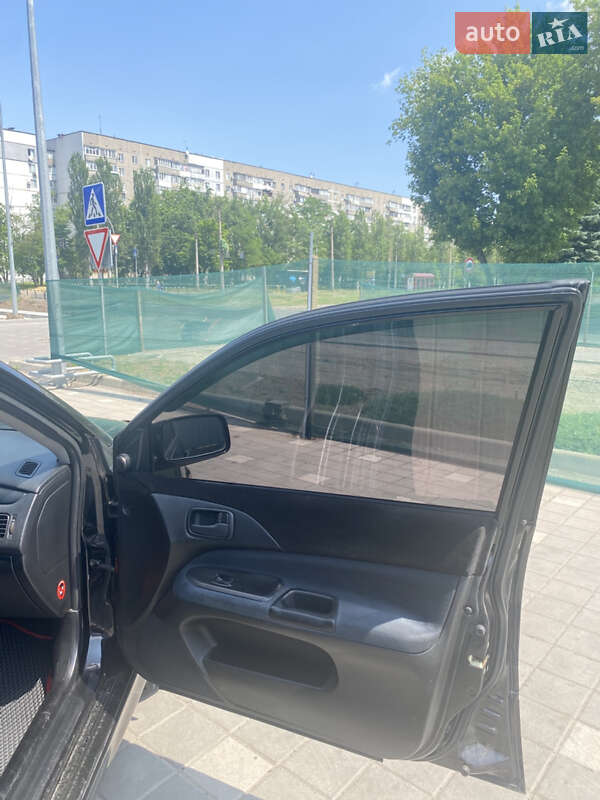 Седан Mitsubishi Lancer 2006 в Черкасах