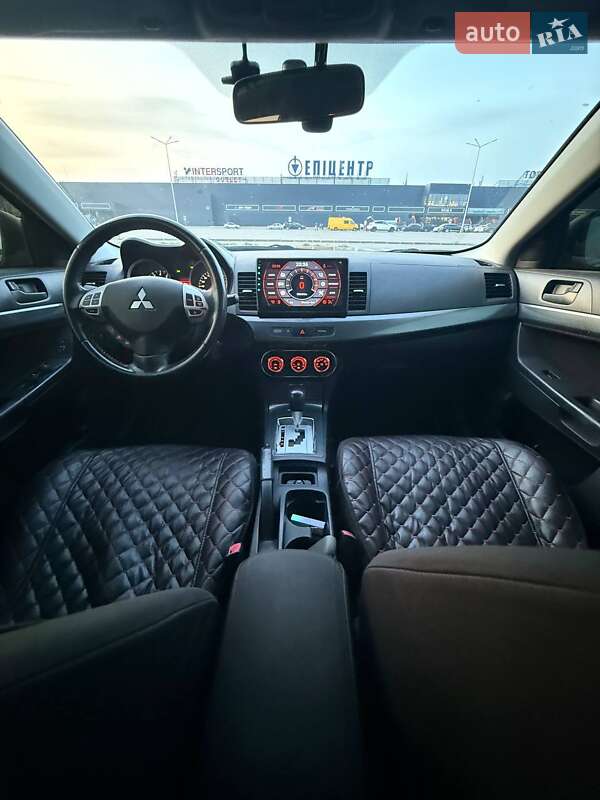 Седан Mitsubishi Lancer 2011 в Горишних Плавнях