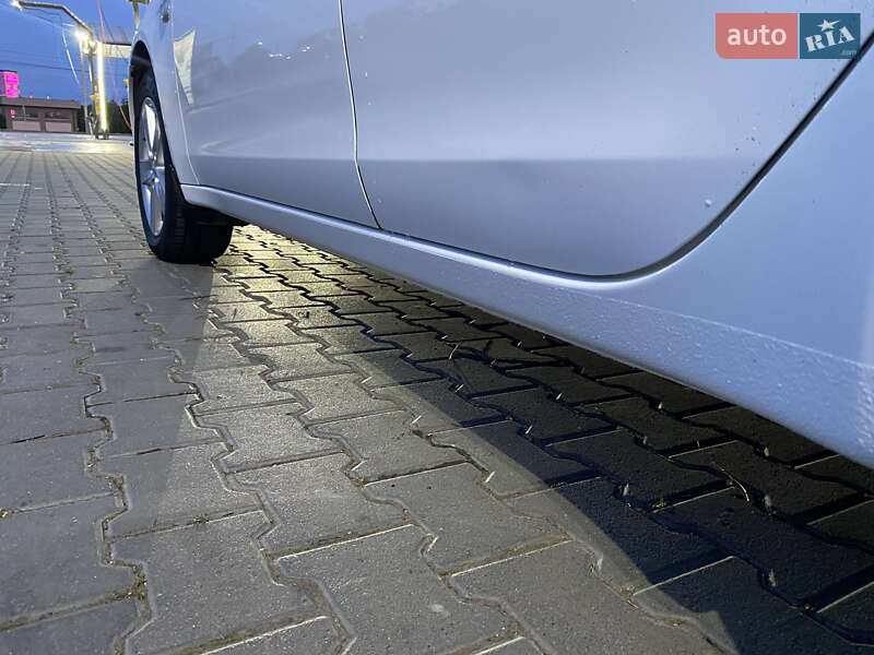 Седан Mitsubishi Lancer 2010 в Чернівцях