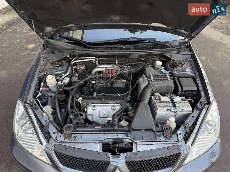 Седан Mitsubishi Lancer 2005 в Харькове