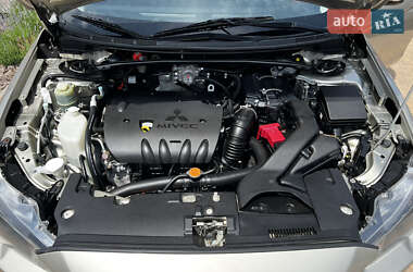 Седан Mitsubishi Lancer 2009 в 