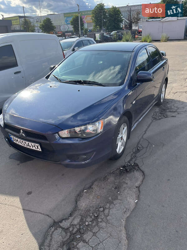 Седан Mitsubishi Lancer 2008 в Киеве