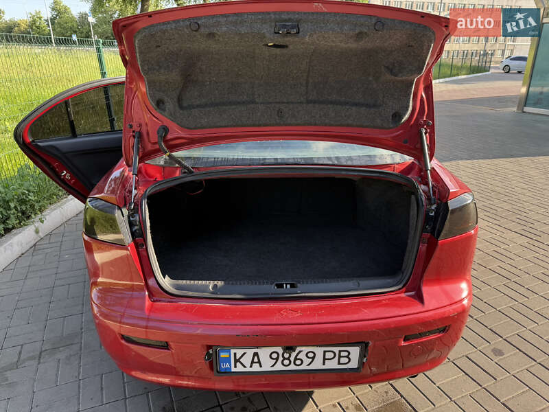 Седан Mitsubishi Lancer 2010 в Киеве